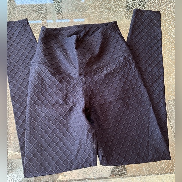 COCO “COVE” LEGGINGS SMALL. CURVE ENHANCING!!! Oohlala. BLACK - Picture 1 of 4